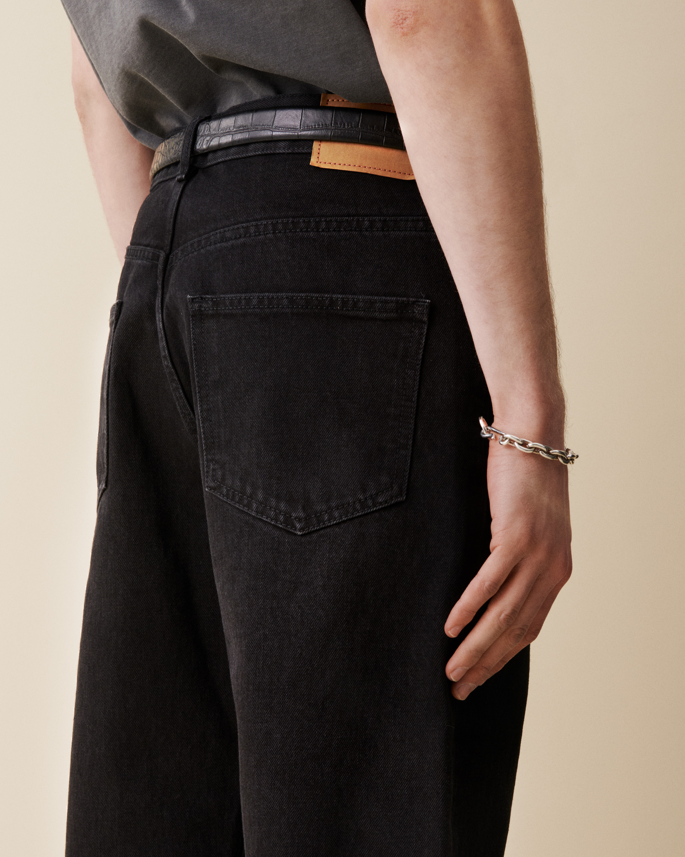 Jeanerica Vm009 Vega In Black